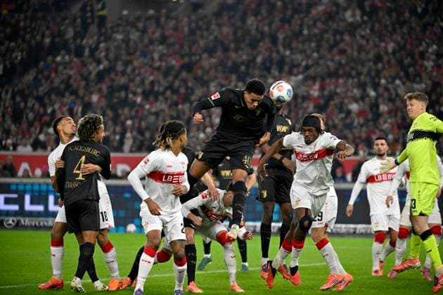 Penalty area scene, goal area scene Goal shot Action Goal chance Noahkai Banks FC Augsburg FCA 40 VfB Stuttgart vs FC Augsburg FCA 09 11 2025 DFL REGULATIONS PROHIBIT ANY USE OF PHOTOGRAPHS AS IMAGE SEQUENCES AND OR QUASI VIDEO VfB Stuttgart vs FC Augsburg FCA
