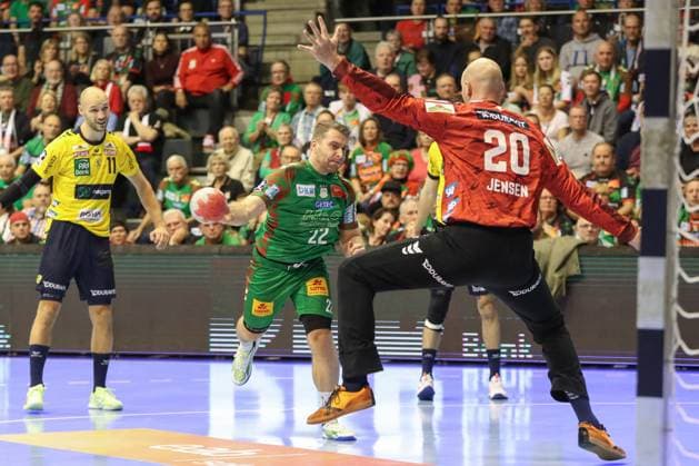 09 11 2025, xgox, Handball, Daikin HBL, SC Magdeburg SC Magdeburg Rhein Neckar Loewen v l Lukas Mertens Magdeburg, 22 throws goal, Torschuetze, erzielt Tor, Treffer, scores the goal Magdeburg