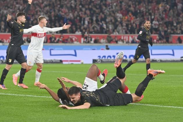 Foul by Keven SCHLOTTERBECK FC Augsburg on Dan Axel ZAGADOU VFB Stuttgart for penalty kick,Penalty kick after VAR Football 1 Bundesliga Season 2025 2026, Matchday 10, Matchday 10 VfB Stuttgart FC Augsburg on 09 11 2025 MHP ARENA