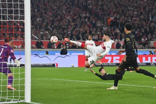 Goal chance Deniz UNDAV VFB Stuttgart ,Action,Penalty area scene Soccer 1 Bundesliga Season 2025 2026, 10 Matchday, Matchday10 VfB Stuttgart FC Augsburg on 09 11 2025 MHP ARENA
