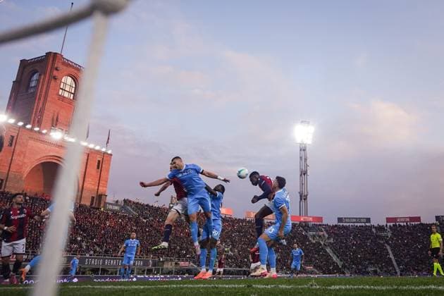Bologna s Jhon Lucumi goal 2-0 during the Serie A soccer match between Bologna and Napoli at the Renato DallÕAra Stadium in Bologna, north Italy - Sunday, November 9, 2025 -  Copyright: xMassimoxPaolone LaPressex