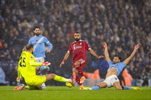 Football - FA Premier League - Manchester City FC v Liverpool FC MANCHESTER, ENGLAND - Sunday, November 9, 2025: Liverpool s Mohamed Salah sees his shot blocked by Manchester City s goalkeeper Gianluigi Donnarumma during the FA Premier League match between Manchester City FC and Liverpool FC at the City of Manchester Stadium. (Photo by David Rawcliffe Propaganda) MANCHESTER City of Manchester Stadium GREATER MANCHESTER ENGLAND  Copyright: xDavidxRawcliffex P2025-11-09-Man_City_Liverpool-90