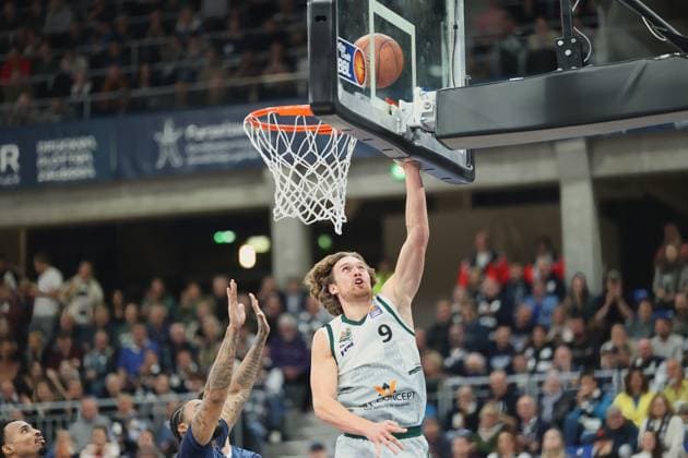 M Hollersbacher Vet Concept Gladiators Trier, 9 makes the basket GER, MLP Academics Heidelberg vs Vet Concept Gladiators Trier, Basketball, easycredit Basketball Bundesliga, Matchday 7, Season, 2025 2026, 09 11 2025 GER, MLP Academics Heidelberg vs Vet Concept Gladiators Trier, Basketball, easycredit Basketball Bundesliga, Matchday 7, Season, 2025 2026, 09 11 2025 Heidelberg Copyright: xEibner-Pressefoto JoergxHirschx EP_JHH