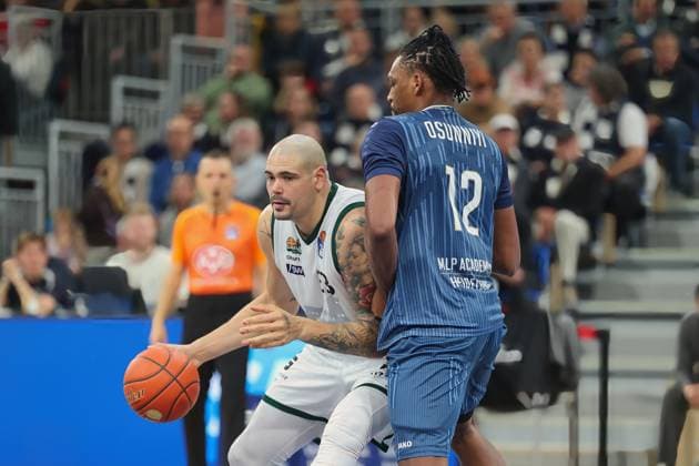 v li Maik Zirbes Vet Concept Gladiators Trier, 33 , Osun Osunniyi MLP Academics Heidelberg, 12 GER, MLP Academics Heidelberg vs Vet Concept Gladiators Trier, Basketball, easycredit Basketball Bundesliga, Matchday 7, Season, 2025 2026, 09 11 2025 GER, MLP Academics Heidelberg vs Vet Concept Gladiators Trier, Basketball, easycredit Basketball Bundesliga, Matchday 7, Season, 2025 2026, 09 11 2025 Heidelberg Copyright: xEibner-Pressefoto JoergxHirschx EP_JHH