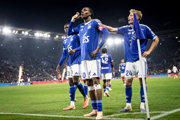 FOOTBALL: Ligue 1 Racing Strasbourg (RCS) vs Lille. 09 11 2025 Stade de la Meinau. Strasbourg - France Joie des joueurs de l equipe de Racing Strasbourg apres le but de Emmanuel Emegha 10 (RCS)  Copyright: xx
