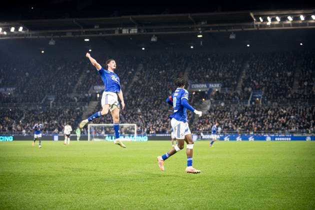 FOOTBALL: Ligue 1 Racing Strasbourg (RCS) vs Lille. 09 11 2025 Stade de la Meinau. Strasbourg - France Joie des joueurs de l equipe de Racing Strasbourg apres le but de Emmanuel Emegha 10 (RCS) et Joaquin Panichelli 9 (RCS)  Copyright: xElyxandroxCEGARRAx