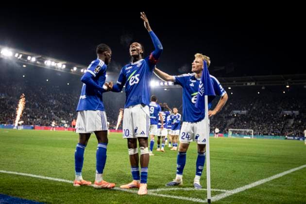FOOTBALL: Ligue 1 Racing Strasbourg (RCS) vs Lille. 09 11 2025 Stade de la Meinau. Strasbourg - France Joie des joueurs de l equipe de Racing Strasbourg apres le but de Emmanuel Emegha 10 (RCS)  Copyright: xx