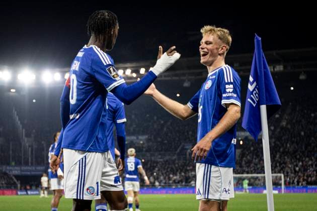 FOOTBALL: Ligue 1 Racing Strasbourg (RCS) vs Lille. 09 11 2025 Stade de la Meinau. Strasbourg - France Joie des joueurs de l equipe de Racing Strasbourg apres le but de Emmanuel Emegha 10 (RCS)  Copyright: xx
