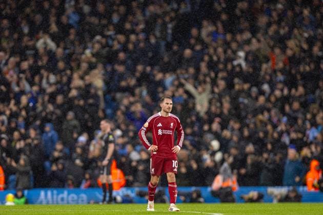 Football - FA Premier League - Manchester City FC v Liverpool FC MANCHESTER, ENGLAND - Sunday, November 9, 2025: Liverpool s Alexis Mac Allister reacts to his side conceeding the third goal during the FA Premier League match between Manchester City FC and Liverpool FC at the City of Manchester Stadium. (Photo by David Rawcliffe Propaganda) MANCHESTER City of Manchester Stadium GREATER MANCHESTER ENGLAND  Copyright: xDavidxRawcliffex P2025-11-09-Man_City_Liverpool-99