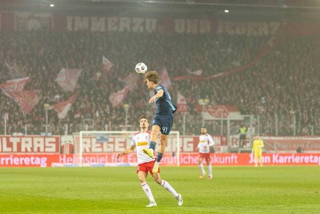 09 11 2025, Soccer, GER, Season, 3 Liga, Season 2025 2026, Matchday 14, SSV Jahn Regensburg TSV 1860 Munich Clemens Lippmann 1860 on the ball in front of Sebastian Stolze Regensburg DFL REGULATIONS PROHIBIT ANY USE OF PHOTOGRAPHS AS IMAGE SEQUENCES AND OR QUASI VIDEO