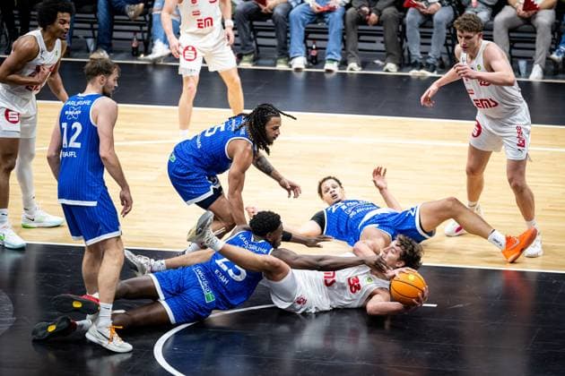 09 11 2025 Basketball Season 2025 2026 2 Bundesliga Pro A 11 Matchday Nuremberg Falcons Basketball Club NBC PS Karlsruhe Lions ThHa xthxhax Brandton Chatfield 33, Nuremberg Falcons BC NBC Tyrese Williams 5, PS Karlsruhe Lions, PSK Lions David Opowu Ejah 25, PS Karlsruhe Lions, PSK Lions