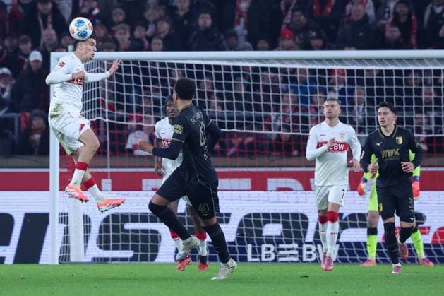 Bilal El Khannouss 11 VfB Stuttgart with a header, VfB Stuttgart vs FC Augsburg, Football, Men, DFL, Bundesliga, Season 2025 2026, MHP Arena, Matchday 10, 09 11 2025 Stuttgart Baden Wuerttemberg Germany Copyright: xkolbert-press MartinxAgüerax