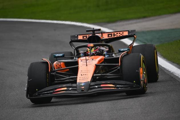 F1 - SAO PAULO GRAND PRIX 2025 81 PIASTRI Oscar (aus), McLaren F1 Team MCL39, action during the 2025 Formula 1 Grande Premio de Sao Paulo, 2025 Sao Paulo Grand Prix, 21th round of the 2025 FIA Formula One World Championship, WM, Weltmeisterschaft from November 7 to 9, 2025 on the Interlagos, in Sao Paulo, Brazil - Sao PauloBrazil  Copyright: xDPPIx