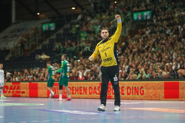 Domenico Ebner SC DHfK Leipzig, 1 cheer, goal celebration, cheers over block, SC DHfK Leipzig vs Fuechse Berlin, Handball, 1 Bundesliga, Matchday 11, Season 2025 2026, 09 11 2025, SC DHfK Leipzig vs Fuechse Berlin, Handball, 1 Bundesliga, Matchday 11, Season 2025 2026, 09 11 2025 Leipzig Copyright: xEibner-Pressefoto LauraxRoemerx EP_LRR