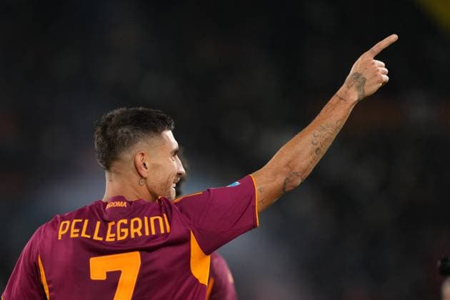 Lorenzo Pellegrini of AS Roma celebrates after scoring on penalty the goal of 1-0 during the Serie A 2025 2026 football match between AS Roma and Udinese Calcio at Stadio Olimpico in Rome (Italy), November 9, 2025. antoniettaxbaldassarre