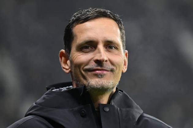 Dino Toppmöller Eintracht Frankfurt, Coach before the match, GER, Eintracht Frankfurt vs 1 FSV Mainz 05 Football, 1 Bundesliga, Matchday 10, Season 2025 2026, 09 11 2025 DFL REGULATIONS PROHIBIT ANY USE OF PHOTOGRAPHS AS IMAGE SEQUENCES AND OR QUASI VIDEO GER, Eintracht Frankfurt vs 1 FSV Mainz 05 Football, 1 Bundesliga, Matchday 10, Season 2025 2026, 09 11 2025 Frankfurt am Main Copyright: xEibner-Pressefoto FlorianxWiegandx EP_FWD