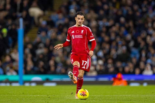 Football - FA Premier League - Manchester City FC v Liverpool FC MANCHESTER, ENGLAND - Sunday, November 9, 2025: Liverpool s Curtis Jones during the FA Premier League match between Manchester City FC and Liverpool FC at the City of Manchester Stadium. (Photo by David Rawcliffe Propaganda) MANCHESTER City of Manchester Stadium GREATER MANCHESTER ENGLAND  Copyright: xDavidxRawcliffex P2025-11-09-Man_City_Liverpool-121