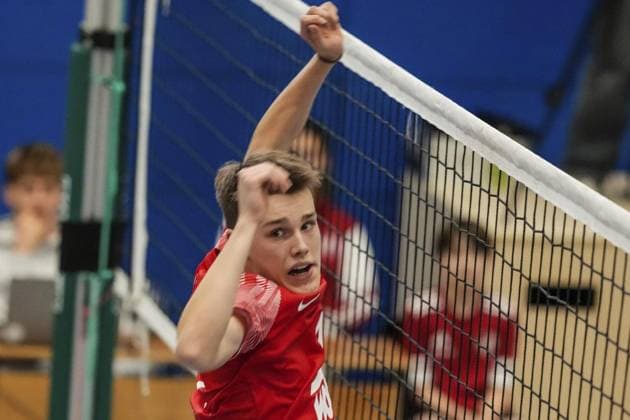 Volleyball in Essen FOR EDITORIAL PURPOSES ONLY EDITORIAL USE ONLY p Jonas Espelage from VV HUMANN in the match against FT 1844 Freiburg The match of the DVV Cup round of 16, VV HUMANN against FT 1844 Freiburg ended on 09 11 2025 in the sports hall Gymnasium an der Wolfskuhle with 2 3 Michael Gohl FUNKE Foto Services p Sport Deutschland Nordrhein Westfalen Essen Copyright MichaelxGohl Copyright: MichaelxGohl doc836vtwi8mxx21k08cuf ,EDITORIAL USE ONLY Copyright: MichaelxGohl