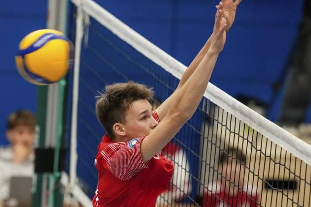 Volleyball in Essen FOR EDITORIAL PURPOSES ONLY EDITORIAL USE ONLY p Jonas Espelage from VV HUMANN in the match against FT 1844 Freiburg The match of the DVV Cup round of 16, VV HUMANN against FT 1844 Freiburg ended on 09 11 2025 in the sports hall Gymnasium an der Wolfskuhle with 2 3 Michael Gohl FUNKE Foto Services p Sport Deutschland Nordrhein Westfalen Essen Copyright MichaelxGohl Copyright: MichaelxGohl doc836vtwafhup111nli5a2 ,EDITORIAL USE ONLY Copyright: MichaelxGohl
