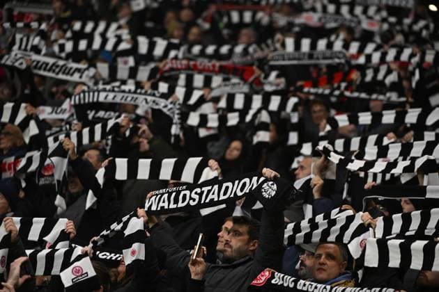 09 11 2025, xpsx, Soccer 1 Bundesliga, Eintracht Frankfurt 1 FSV Mainz 05 v l Fans Eintracht Frankfurt, Mood, Scarves, DFL DFB REGULATIONS PROHIBIT ANY USE OF PHOTOGRAPHS as IMAGE SEQUENCES and or QUASI VIDEO Frankfurt am Main