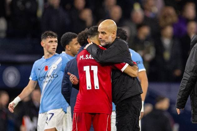 Football - FA Premier League - Manchester City FC v Liverpool FC MANCHESTER, ENGLAND - Sunday, November 9, 2025: Liverpool s Mohamed Salah and Manchester City s head coach Josep Pep Guardiola (R) after the FA Premier League match between Manchester City FC and Liverpool FC at the City of Manchester Stadium. (Photo by David Rawcliffe Propaganda) MANCHESTER City of Manchester Stadium GREATER MANCHESTER ENGLAND  Copyright: xDavidxRawcliffex P2025-11-09-Man_City_Liverpool-125