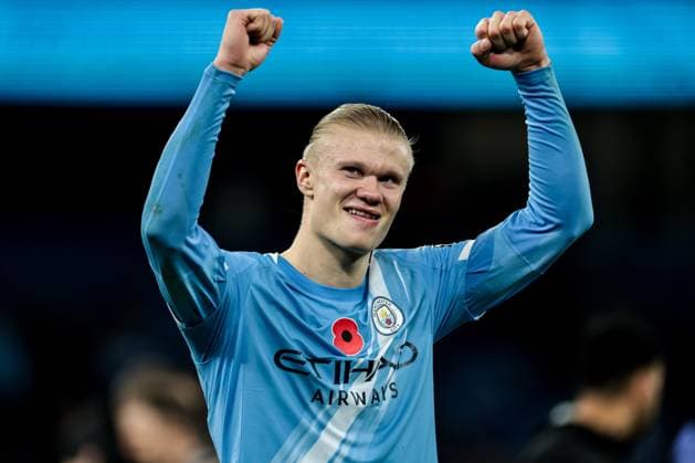 Premier League Manchester City v Liverpool Erling Haaland of Manchester City celebrates 3-0 win after the Premier League match Manchester City vs Liverpool at Etihad Stadium, Manchester, United Kingdom, 9th November 2025 (Photo by Mark Cosgrove News Images) Manchester Etihad Stadium Manchester United, ManU Kingdom Copyright: xMarkxCosgrove NewsxImagesx