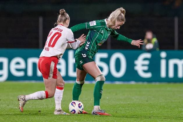 THE DFB REGULATIONS PROHIBIT ANY USE OF PHOTOGRAPHS AS IMAGE SEQUENCES AND OR QUASI VIDEO , 09 11 2025, Bremen Germany , Football, Google Pixel Womens Bundesliga, SV Werder Bremen RB Leipzig xobx
