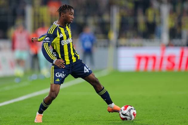 2025-11-09 Fenerbahce SK v Kayserispor - Trendyol Super Lig ISTANBUL, TURKEY - NOVEMBER 9: Dorgeles Nene of Fenerbahce SK in action during the Trendyol Super Lig match between Fenerbahce SK and Kayserispor at Ulker Sukru Saracoglu Stadium on November 9, 2025 in Istanbul, Turkey. (Photo by BSR Agency) Istanbul Turkey Content not available for redistribution in The Netherlands directly or indirectly through any third parties. Copyright: xBSRxAgencyx