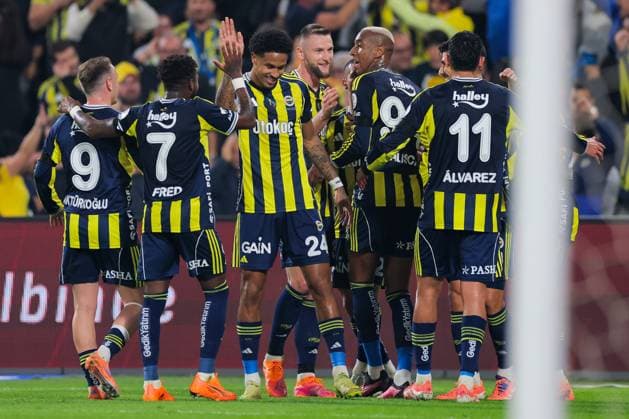 2025-11-09 Fenerbahce SK v Kayserispor - Trendyol Super Lig ISTANBUL, TURKEY - NOVEMBER 9: Marco Asensio of Fenerbahce SK celebrates after scoring the team s first goal with Jayden Oosterwolde of Fenerbahce SK, Kerem Akturkoglu of Fenerbahce SK, Paula Santos Fred of Fenerbahce SK, Anderson Talisca of Fenerbahce SK and Edson Alvarez of Fenerbahce SK during the Trendyol Super Lig match between Fenerbahce SK and Kayserispor at Ulker Sukru Saracoglu Stadium on November 9, 2025 in Istanbul, Turkey. (Photo by BSR Agency) Istanbul Turkey Content not available for redistribution in The Netherlands directly or indirectly through any third parties. Copyright: xBSRxAgencyx
