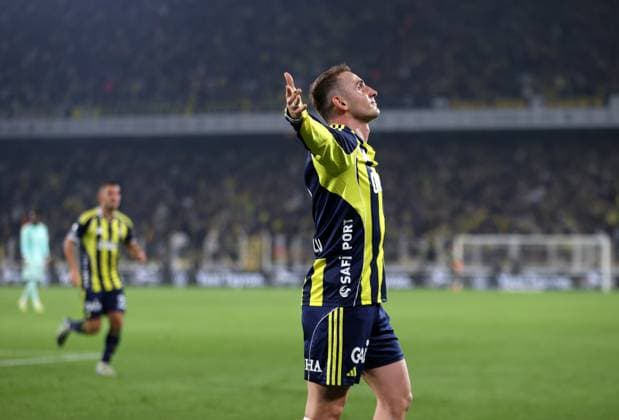 Fenerbahce v Zecorner Kayserispor - Turkish Super Lig ISTANBUL, TURKIYE - NOVEMBER 09: Kerem Akturkoglu (9) of Fenerbahce celebrates after scoring a goal during the Turkish Super Lig Week 12 match between Fenerbahce and Zecorner Kayserispor at Chobani Stadium in Istanbul, Turkiye on November 09, 2025. Ali Atmaca Anadolu Istanbul Turkey. Editorial use only. Please get in touch for any other usage.  Copyright: x2025xAnadoluxAlixAtmacax