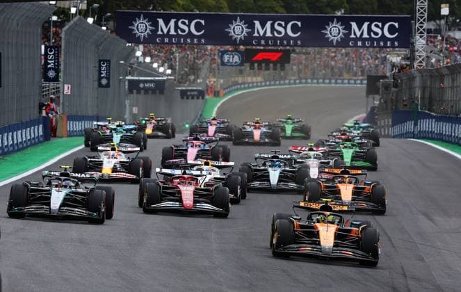 Formula 1 MSC Cruises Grande Premio de Sao Paulo 2025 09 11 2025, Autodromo Jose Carlos Pace, Interlagos, Formula 1 MSC Cruises Grande Premio de Sao Paulo 2025 , pictured at the start of the race , Lando Norris GBR , McLaren F1 Team, Andrea Kimi Antonelli ITA , Mercedes AMG Petronas Formula One Team, Charles Leclerc MCO , Scuderia Ferrari HP, Oscar Piastri AUS , Isack Hadjar FRA , Visa Cash App RB Formula One Team, Liam Lawson NZL , George Russell GBR , Oliver Bearman GBR , MoneyGram Haas F1 Team, Pierre Gasly FRA , BWT Alpine F1 Team nordphotoxGmbHx xBratic nph00250