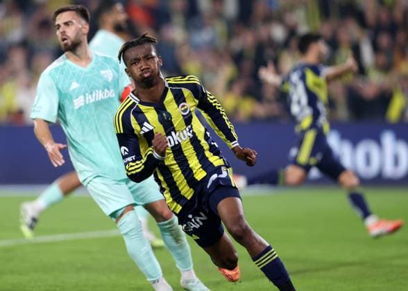 Fenerbahce v Zecorner Kayserispor - Turkish Super Lig ISTANBUL, TURKIYE - NOVEMBER 9: Dorgeles Nene of Fenerbahce celebrates after scoring a goal during the Turkish Super Lig Week 12 match between Fenerbahce and Zecorner Kayserispor at Chobani Stadium in Istanbul, Turkiye on November 9, 2025. Ali Atmaca Anadolu Istanbul Turkey. Editorial use only. Please get in touch for any other usage.  Copyright: x2025xAnadoluxAlixAtmacax