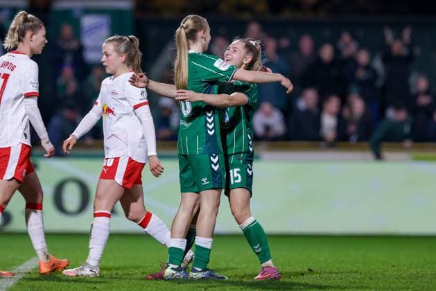 from left goal scorer Emöke Papai SV Werder Bremen, 16 and Michelle Weiß SV Werder Bremen, 15 with goal celebration, cheering, jubilant, optimistic, game scene, highlight, joy about the goal to 2 1, THE DFB REGULATIONS PROHIBIT ANY USE OF PHOTOGRAPHS AS IMAGE SEQUENCES AND OR QUASI VIDEO , 09 11 2025, Bremen Germany , Football, Google Pixel Womens Bundesliga, SV Werder Bremen RB Leipzig xobx