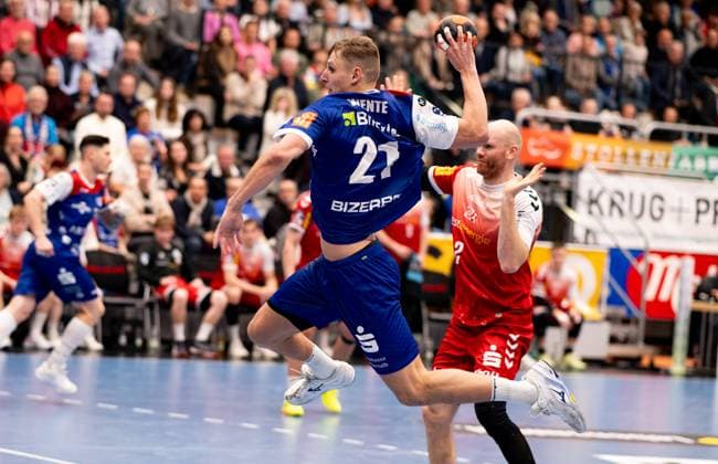 Till Wente, HBW Balingen Weilstetten, 21 on throw, HBW Balingen Weilstetten vs TuSEM Essen, Handball, 2 Bundesliga, Matchday 10, Season 2025 2026, 09 11 2025 Eibner Pressefoto Andreas Ulmer HBW Balingen Weilstetten vs TuSEM Essen, Handball, 2 Bundesliga, Matchday 10, Season 2025 2026, 09 11 2025 Balingen Copyright: xEibner-Pressefoto AndreasxUlmerx EP_AUR