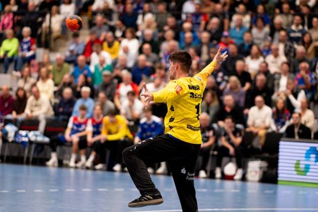 Mateusz Kornecki HBW Balingen Weilstetten, 01, Goalkeeper at 7 meters HBW Balingen Weilstetten vs TuSEM Essen, Handball, 2 Bundesliga, Matchday 10, Season 2025 2026, 09 11 2025 Eibner Pressefoto Andreas Ulmer HBW Balingen Weilstetten vs TuSEM Essen, Handball, 2 Bundesliga, Matchday 10, Season 2025 2026, 09 11 2025 Balingen Copyright: xEibner-Pressefoto AndreasxUlmerx EP_AUR