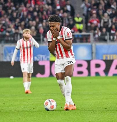 Junior Adamu SC Freiburg, 20 with emotion GER, SC Freiburg FC St Pauli, Football, Bundesliga, Matchday 10, Season 2025 2026, 09 11 2025 DFL DFB REGULATIONS PROHIBIT ANY USE OF PHOTOGRAPHS AS IMAGE SEQUENCES AND OR QUASI VIDEO GER, SC Freiburg FC St Pauli, Football, Bundesliga, Matchday 10, Season 2025 2026, 09 11 2025 Freiburg Copyright: xEibner-Pressefoto ThomasxHessx EP_THS