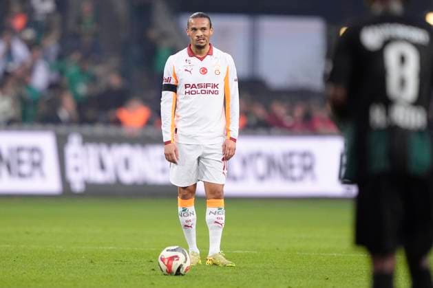Kocaelispor v Galatasaray -Turkish Super League Leroy Aziz SanÃ of Galatasaray SK reacts during the Turkish Super League match between Kocaelispor and Galatasaray at the Kocaeli Stadium on November 9, 2025 in Kocaeli, Turkey. Kocaeli Kocaeli Turkey Copyright: xGokhanxTanerx