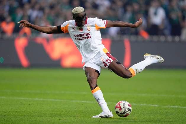 Kocaelispor v Galatasaray -Turkish Super League Victor James Osimhen of Galatasaray SK shots at goal during the Turkish Super League match between Kocaelispor and Galatasaray at the Kocaeli Stadium on November 9, 2025 in Kocaeli, Turkey. Kocaeli Kocaeli Turkey Copyright: xGokhanxTanerx