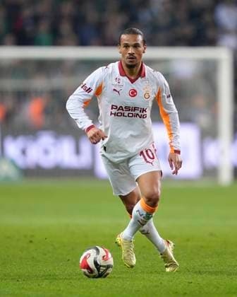 Kocaelispor v Galatasaray -Turkish Super League Leroy Aziz SanÃ of Galatasaray SK is seen in action during the Turkish Super League match between Kocaelispor and Galatasaray at the Kocaeli Stadium on November 9, 2025 in Kocaeli, Turkey. Kocaeli Kocaeli Turkey Copyright: xGokhanxTanerx