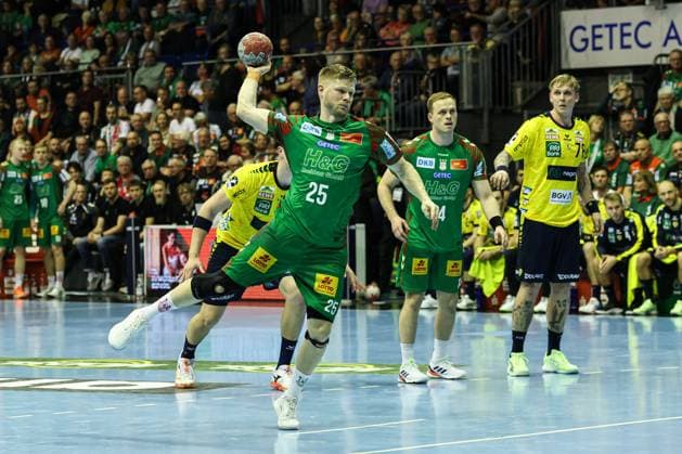 Seven-meter Elvar Örn Jonsson SC Magdeburg,19 Handball Bundesliga Season 2025 2026 SC Magdeburg vs Rhein Neckar Löwen at the GETEC Arena in Magdeburg Action,Handball,Germany,09 11 2025