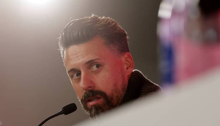 Stuttgart , Bundesliga Soccer VfB Stuttgart vs FC Augsburg , Sandro Wagner Coach Augsburg According to the regulations of the DFL German Soccer League, it is prohibited to use or have used photographs taken in the stadium and or of the match in the form of sequential images and or video-like photo series