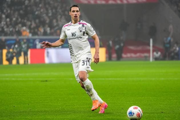 Ex Frankfurt player Dominik Kohr 1 FSV Mainz 05, 31 Frankfurt 09 11 2025 Eintracht Frankfurt vs 1 FSV Mainz 05, Deutsche Bank Park, Matchday 10 Bundesliga