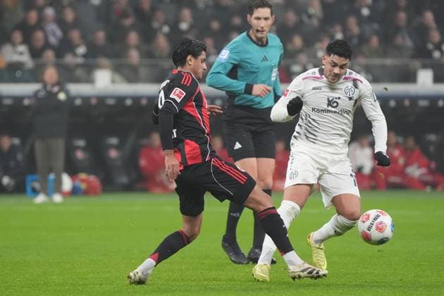 Mahmoud Dahoud Eintracht Frankfurt, 18 vs Nadiem Amiri 1 FSV Mainz 05, 10 Frankfurt 09 11 2025 Eintracht Frankfurt vs 1 FSV Mainz 05, Deutsche Bank Park, 10 Matchday Bundesliga