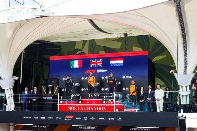 F1 - SAO PAULO GRAND PRIX 2025 KIMI ANTONELLI Andrea (ita), Mercedes AMG F1 Team W16, NORRIS Lando (gbr), McLaren F1 Team MCL39, VERSTAPPEN Max (ned), Red Bull Racing RB21, ECCLESTONE Fabiana, FIA, during the 2025 Formula 1 Grande Premio de Sao Paulo, 2025 Sao Paulo Grand Prix, 21th round of the 2025 FIA Formula One World Championship, WM, Weltmeisterschaft from November 7 to 9, 2025 on the Interlagos, in Sao Paulo, Brazil - Sao PauloBrazil Copyright: xFLORENTxGOODENx