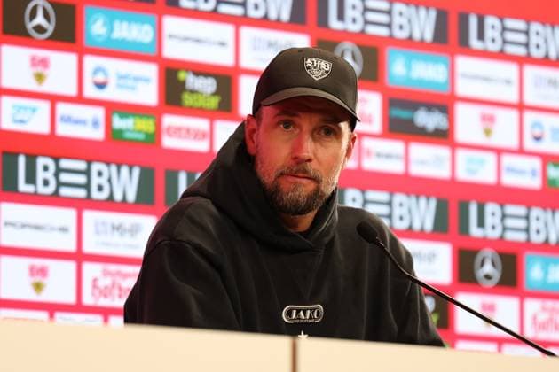 09 11 2025, xrekx, Soccer 1 Bundesliga, VfB Stuttgart FC Augsburg v l Press Conference Sebastian Hoeneß Trainer VfB Stuttgart DFL DFB REGULATIONS PROHIBIT ANY USE OF PHOTOGRAPHS as IMAGE SEQUENCES and or QUASI VIDEO Stuttgart