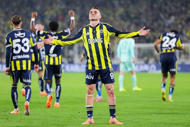 2025-11-09 Fenerbahce SK v Kayserispor - Trendyol Super Lig ISTANBUL, TURKEY - NOVEMBER 9: Kerem Akturkoglu of Fenerbahce SK celebrates after scoring the team s fourth goal during the Trendyol Super Lig match between Fenerbahce SK and Kayserispor at Ulker Sukru Saracoglu Stadium on November 9, 2025 in Istanbul, Turkey. (Photo by BSR Agency) Istanbul Turkey Content not available for redistribution in The Netherlands directly or indirectly through any third parties. Copyright: xBSRxAgencyx