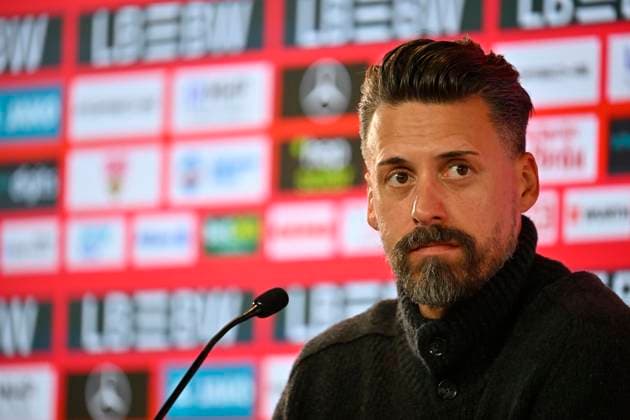 Coach Coach Sandro Wagner FC Augsburg FCA on the sidelines Gesture Gesture Empty gaze VfB Stuttgart vs FC Augsburg FCA 09 11 2025 DFL REGULATIONS PROHIBIT ANY USE OF PHOTOGRAPHS AS IMAGE SEQUENCES AND OR QUASI VIDEO VfB Stuttgart vs FC Augsburg FCA