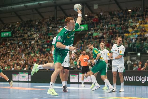 Tomas Piroch SC DHfK Leipzig, 7 throws the ball in the jump, SC DHfK Leipzig vs Fuechse Berlin, Handball, 1 Bundesliga, Matchday 11, Season 2025 2026, 09 11 2025, SC DHfK Leipzig vs Fuechse Berlin, Handball, 1 Bundesliga, Matchday 11, Season 2025 2026, 09 11 2025 Leipzig Copyright: xEibner-Pressefoto LauraxRoemerx EP_LRR