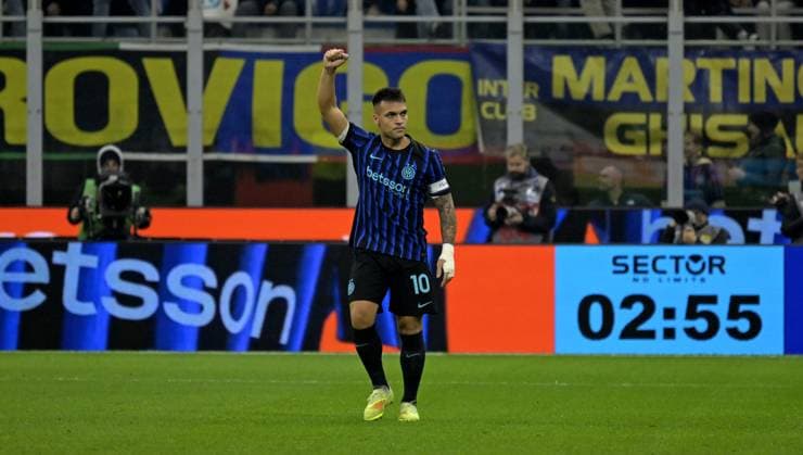 Foto IPP Paolo Bona Milano 09 11 2025 Campionato Serie A di Calcio stagione 2025 2026 partita Inter-Lazio Nella foto Lautaro Martinez esulta dopo il gol del 1-0 Italy Photo Press Worldwide Copyright italy Italy ITALY  Copyright: xR4924_italyphotopressx