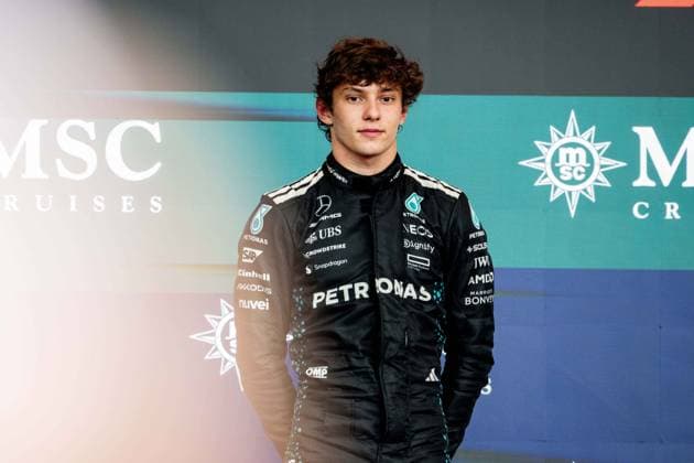 F1 - SAO PAULO GRAND PRIX 2025 KIMI ANTONELLI Andrea (ita), Mercedes AMG F1 Team W16, portrait PODIUM during the 2025 Formula 1 Grande Premio de Sao Paulo, 2025 Sao Paulo Grand Prix, 21th round of the 2025 FIA Formula One World Championship, WM, Weltmeisterschaft from November 7 to 9, 2025 on the Interlagos, in Sao Paulo, Brazil - Sao PauloBrazil  Copyright: xALBERTOxVIMERCATIx